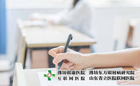 攝圖網(wǎng)_500399337_教室里認真做作業(yè)的同學(xué)(企業(yè)商用) 攝圖網(wǎng)_500399337_教室里認真做作業(yè)的同學(xué)(企業(yè)商用)