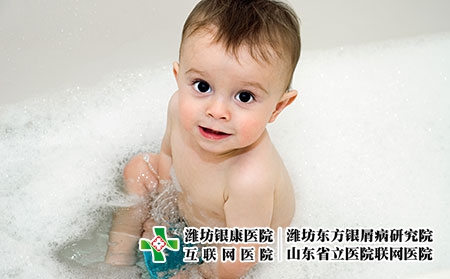 攝圖網_501502145_正在洗澡的男嬰(企業商用)遺傳 攝圖網_501502145_正在洗澡的男嬰(企業商用)遺傳