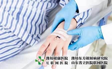 攝圖網(wǎng)_501193938_醫(yī)療打針輸液（企業(yè)商用）