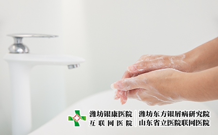 攝圖網_501697376_女性衛生間洗手特寫（企業商用）