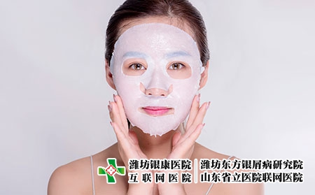 攝圖網_500651484_女子使用面膜展示（企業商用）